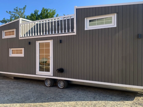 Tekirdağ’da modern tasarımlı tekerlekli tiny house modeli - Hibrit House üretimi