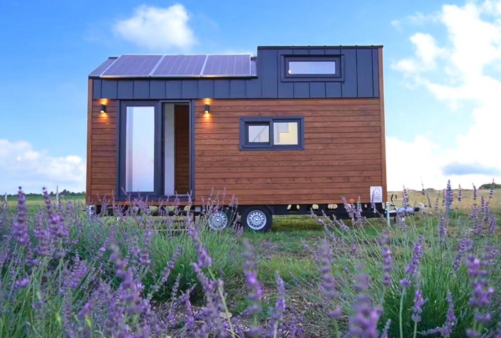 Modern tiny house – galvanizli hafif çelik karkas, 4 mevsim yalıtımlı, taşınabilir ve şık tasarımlı küçük ev modeli – Hibrit House